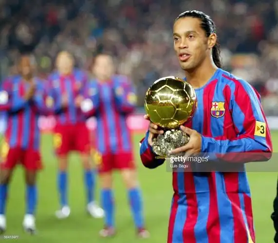 影迷们拭目 影迷们拭目