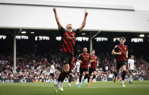 表面上她是 表面上她是